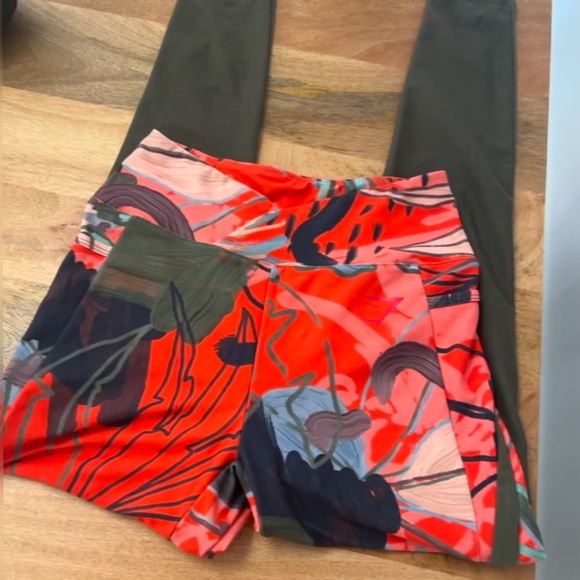 Gymshark Nikki Blackketter Women's Medium Dynamic Leggings Exercise Gym Workout - Picture 4 of 6